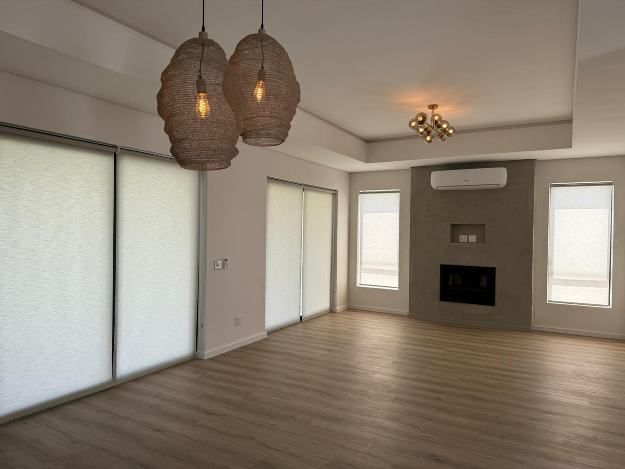Roller blinds installation